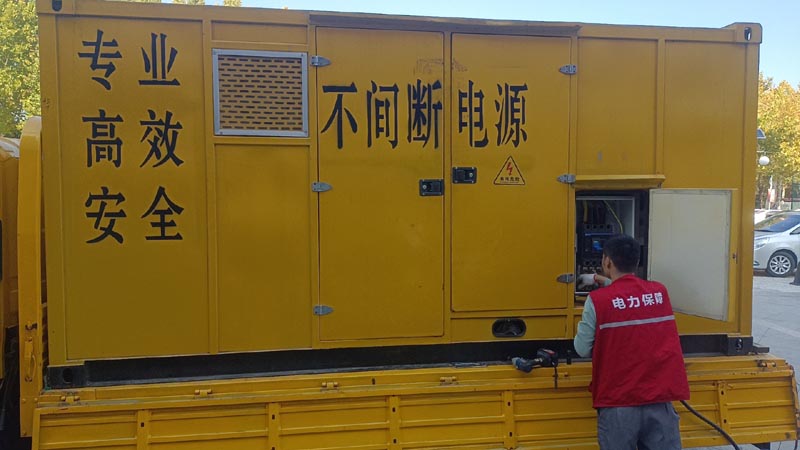 五河柴油发电机组和UPS电源配合使用时，如何避免切换过程中的电力中断？